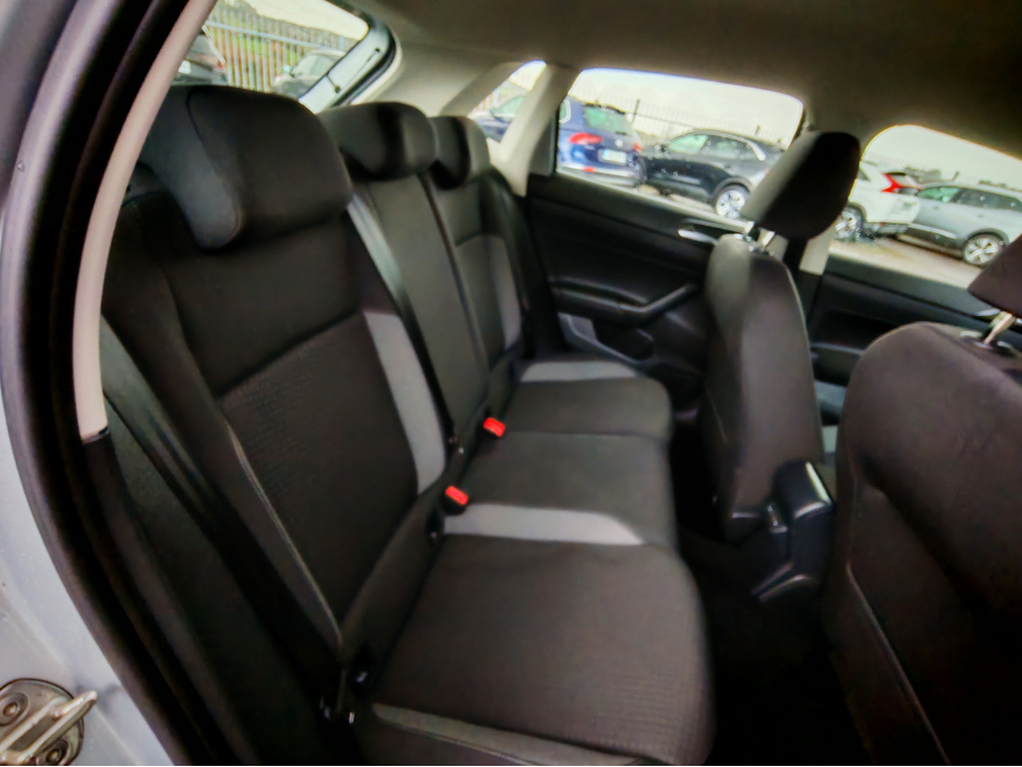 2025 Volkswagen Polo - image 11