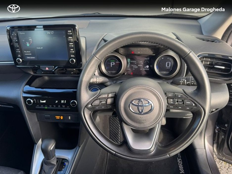 2023 Toyota Yaris Cross - image 9