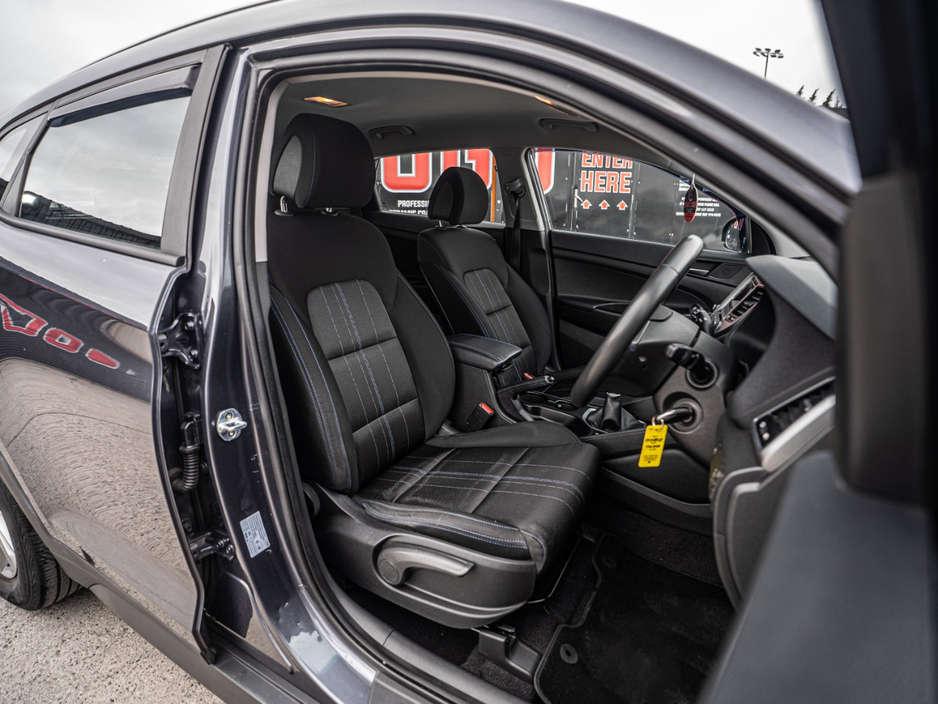 2017 Hyundai Tucson - image 30