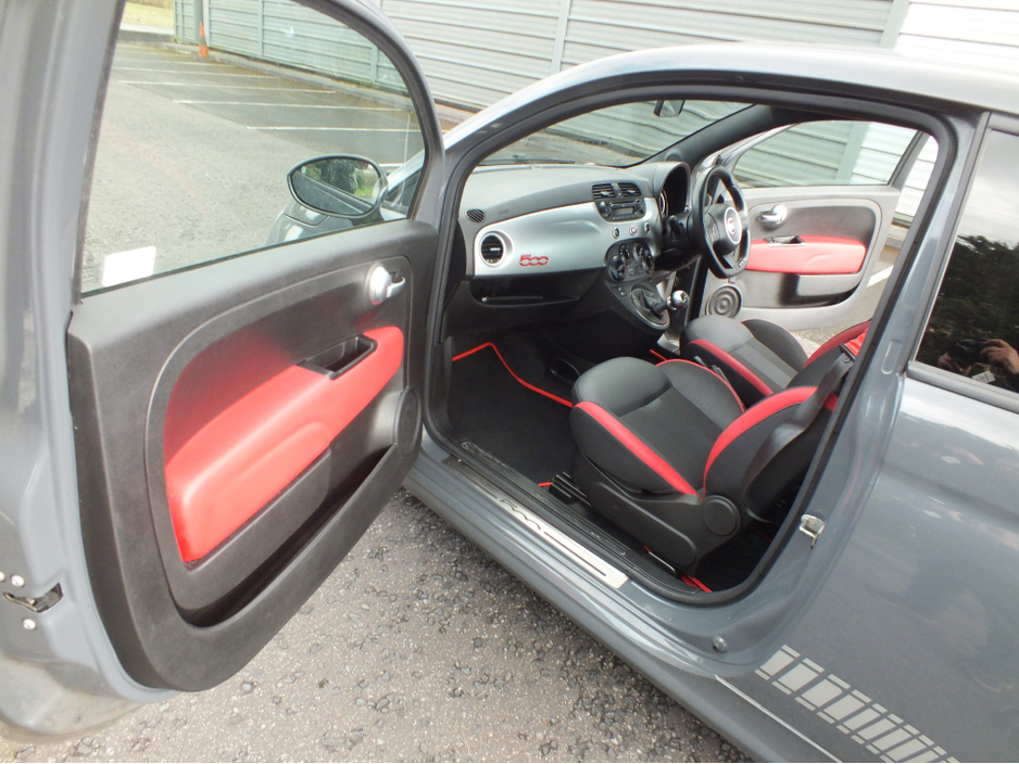 2015 Fiat 500 - image 11