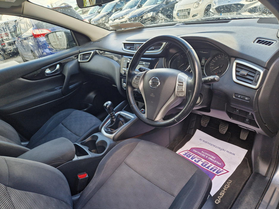 2014 Nissan Qashqai - image 11