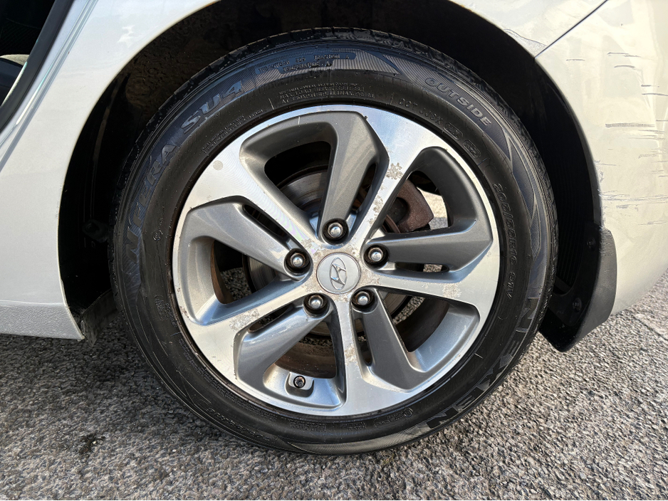 2017 Hyundai i30 - image 12