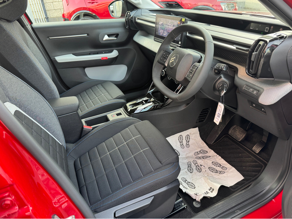 2025 Citroen C3 - image 11
