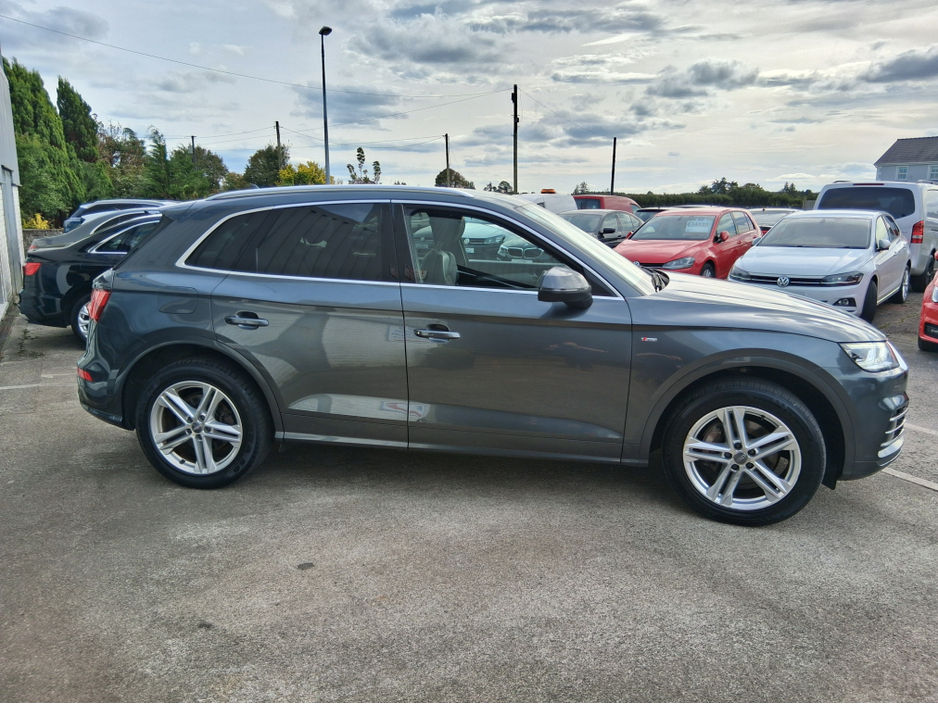 2017 Audi Q5 - image 2