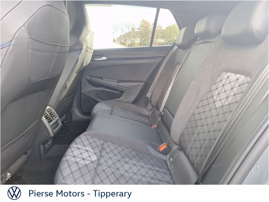 2024 Volkswagen Golf - image 6