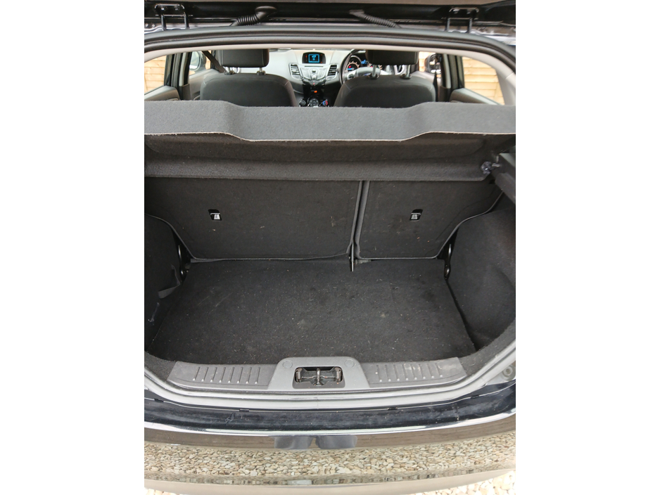 2014 Ford Fiesta - image 5