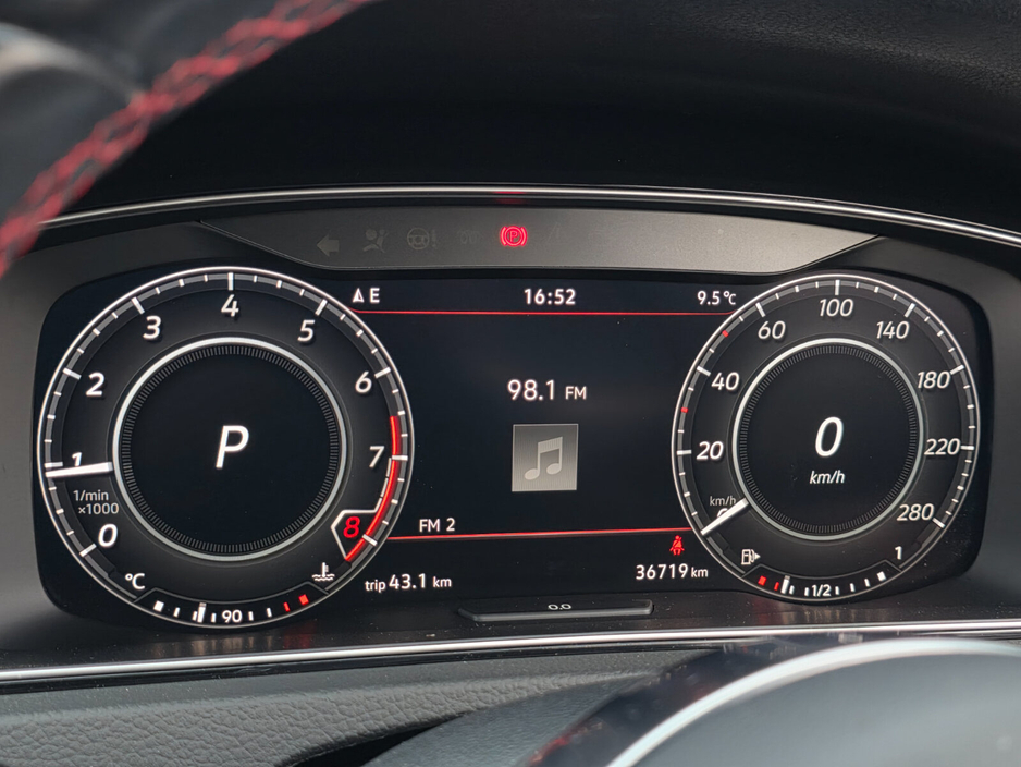 2020 Volkswagen Golf - image 27