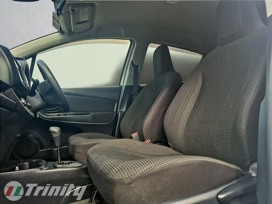 2017 Toyota Vitz - image 16