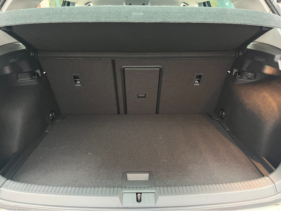 2020 Volkswagen Golf - image 7