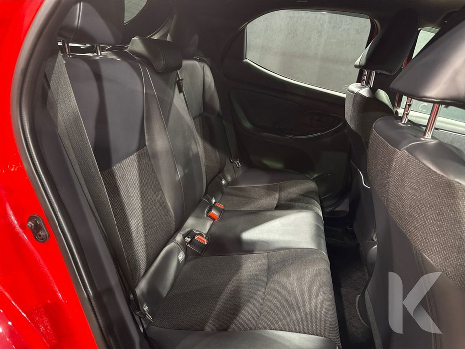 2025 Toyota Yaris - image 13