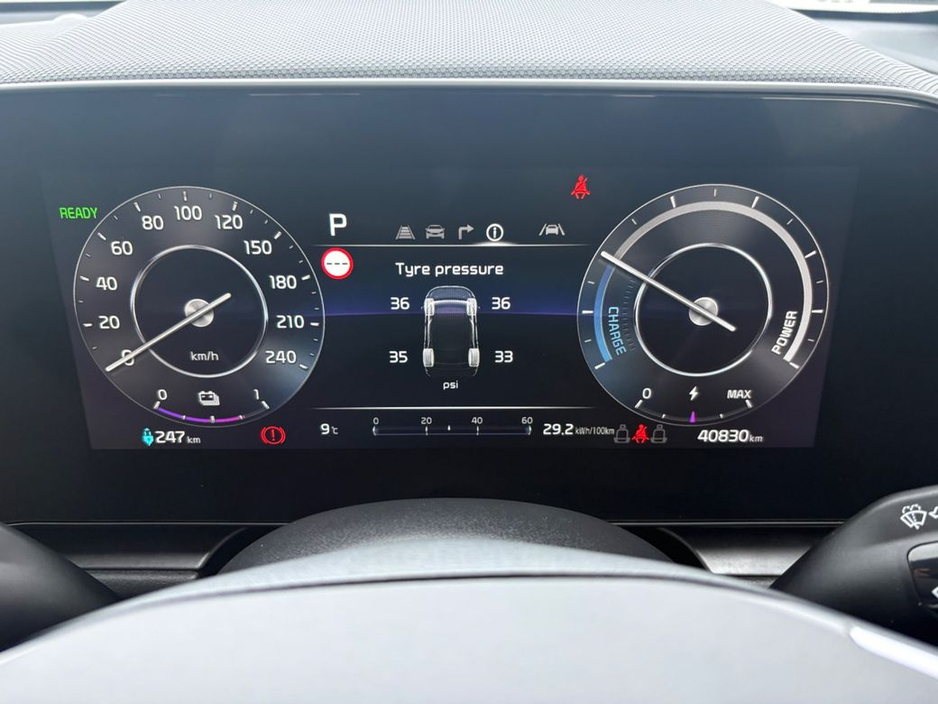 2023 Kia Niro - image 9