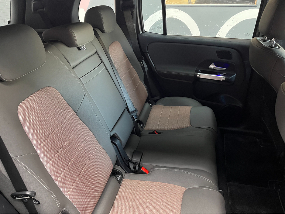 2025 Mercedes-Benz EQB - image 11