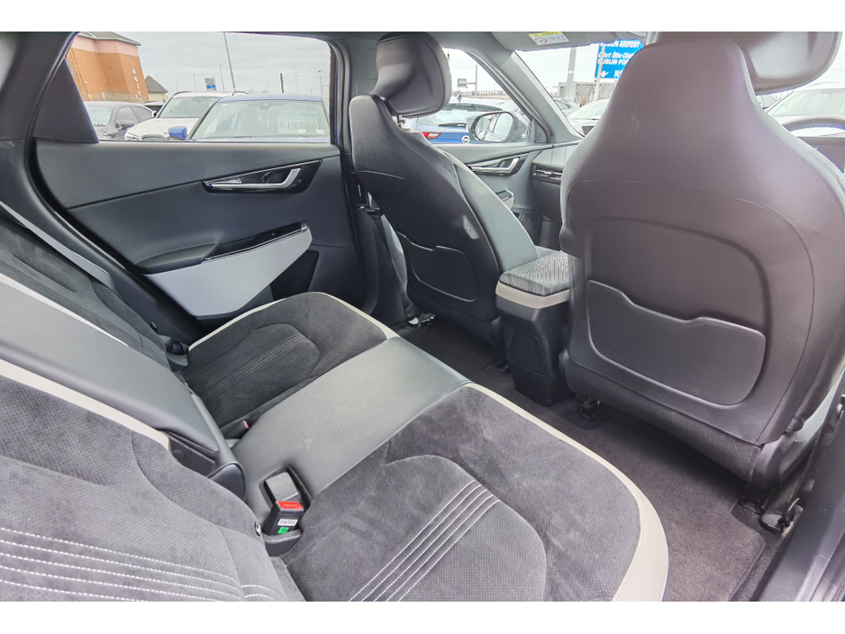 2022 Kia EV6 - image 11