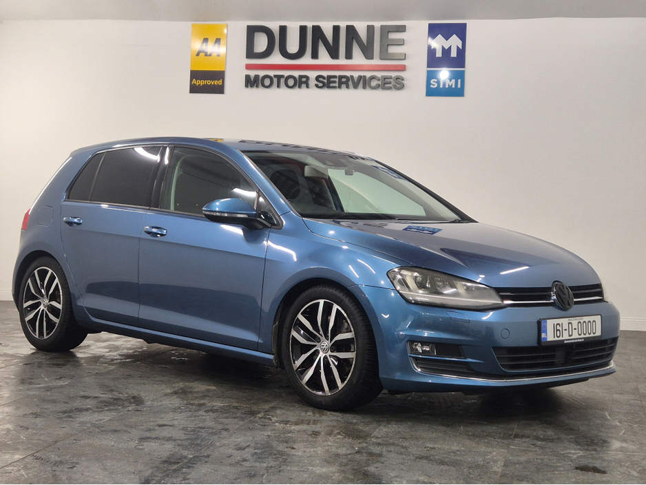 2016 Volkswagen Golf **HIGHLINE**ONLY 82000KMS**ALCANTARA SEATS**17" ALLOYS DIAMOND CUT**LANES ASSIST**KEYLESS ENTRY AND START**ADAPTIVE CRUISE CONTROL**DUAL ZONE CLIMATE CONTROL**REVERSE CAMERA**BLUETOOTH STREAMING €15,499