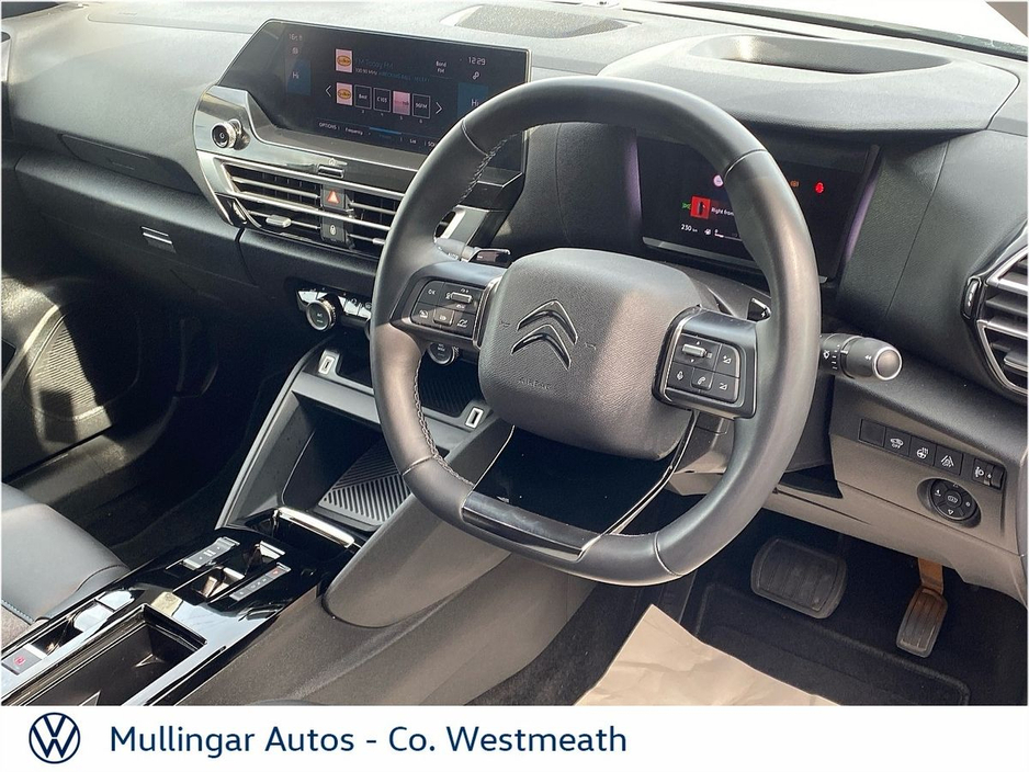 2024 Citroen C4 - image 8