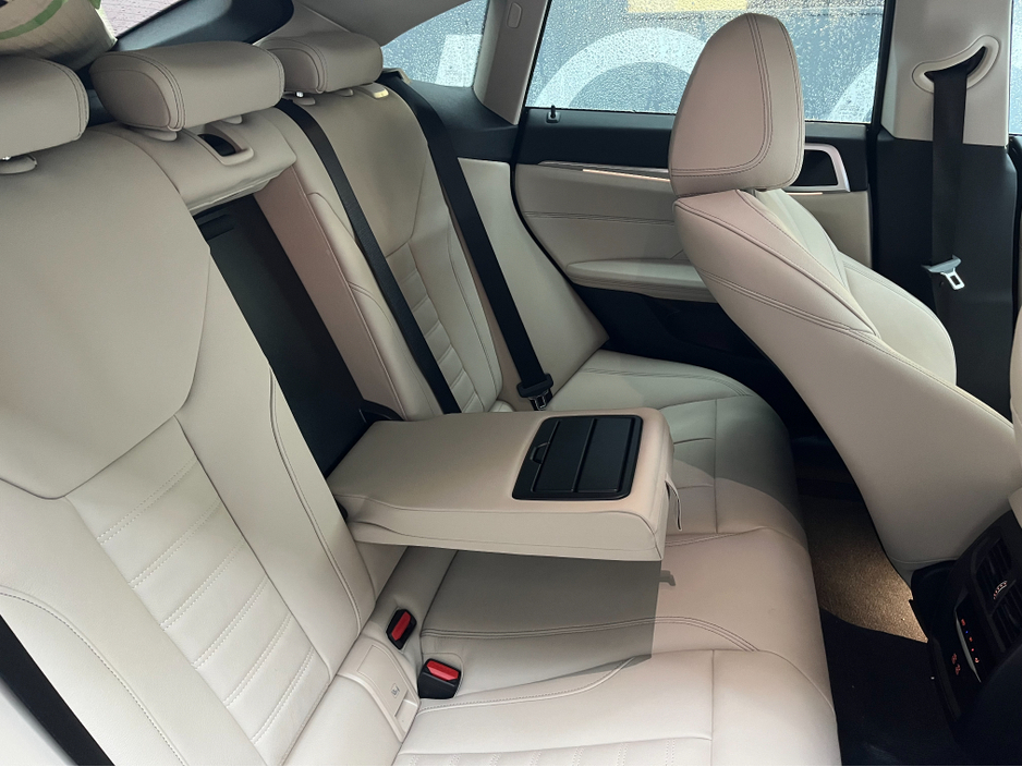 2022 BMW i4 €34950 2022 BMW I4 EDRIVE 40  / CRUISE CONTROL / 360° CAMERA / ELECTRIC MEMORY & HEATED SEATS / AMBIENT LIGHTS / APPLE CARPLAY €34,950