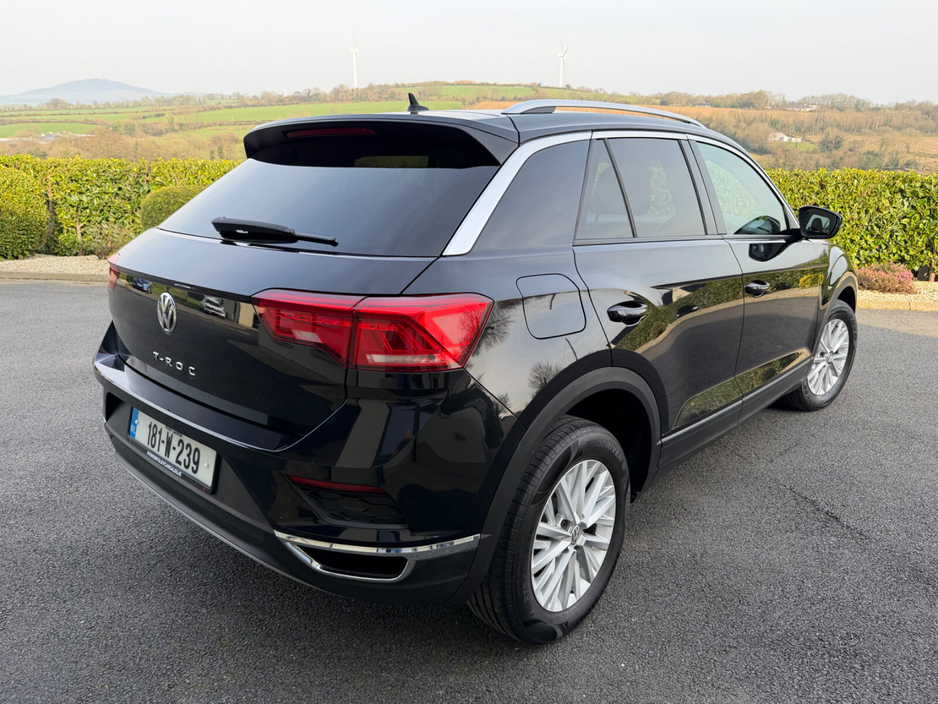 2018 Volkswagen T-Roc - image 4