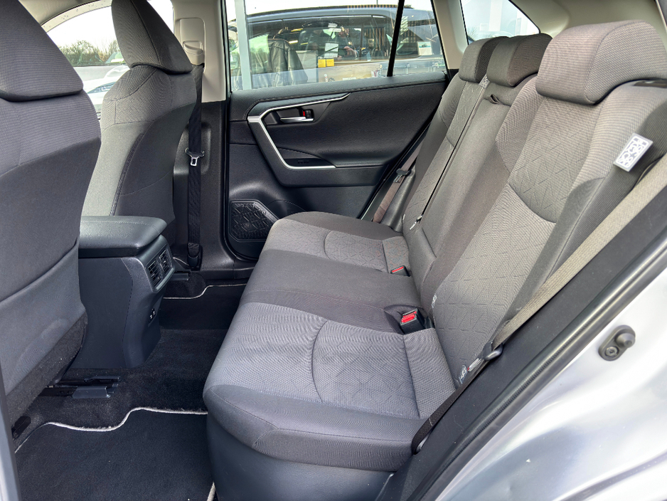 2020 Toyota Rav4 - image 9