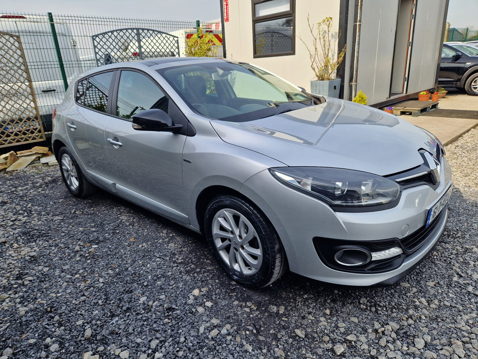 2016 Renault Megane - image 4