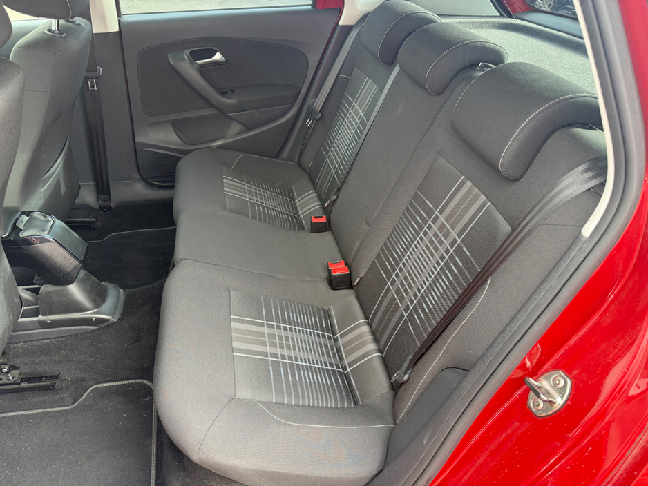 2015 Volkswagen Polo - image 19