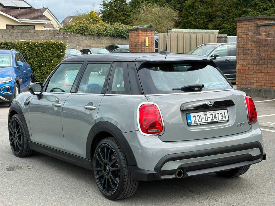 2022 MINI Hatch - image 7