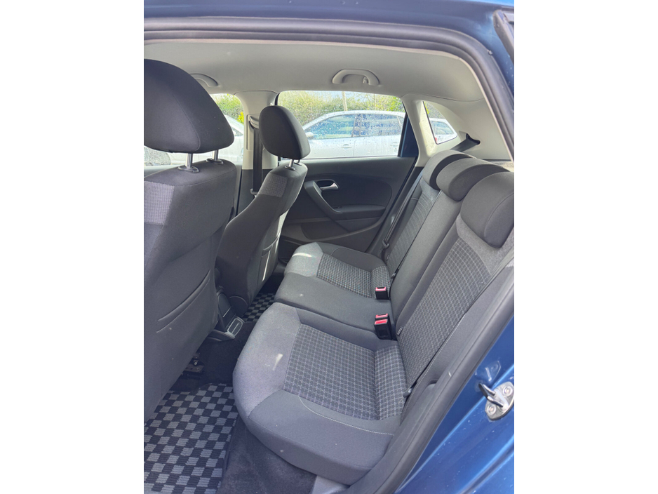 2017 Volkswagen Polo - image 9