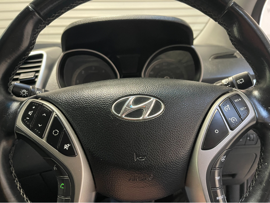 2016 Hyundai i30 - image 17