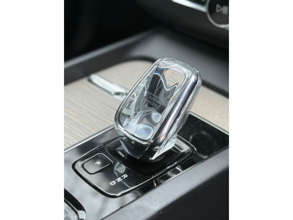 2020 Volvo XC60 - image 18