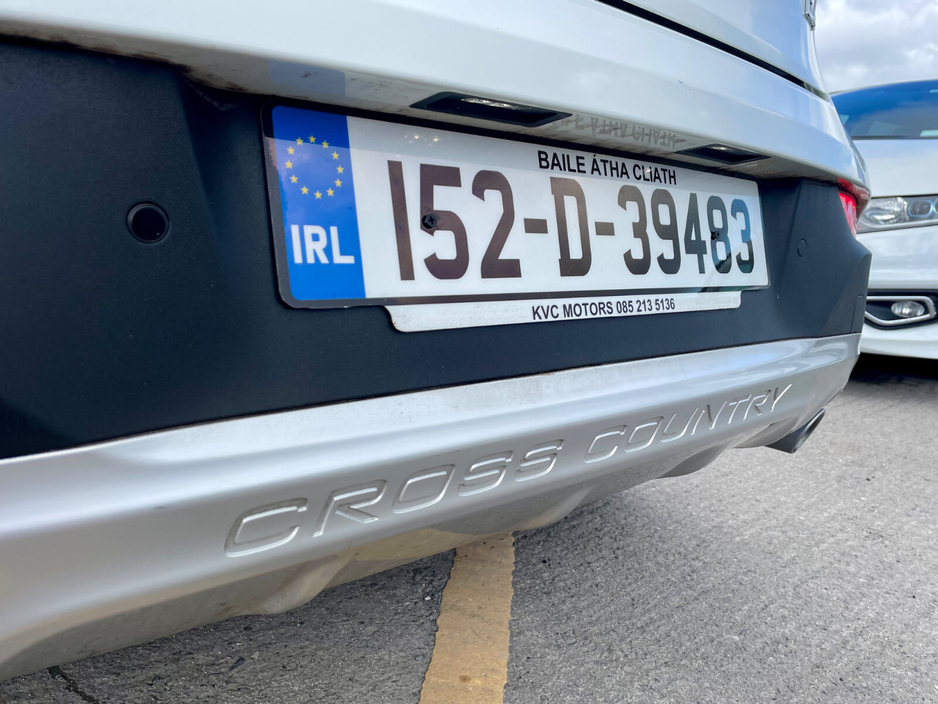 2015 Volvo V40 - image 13