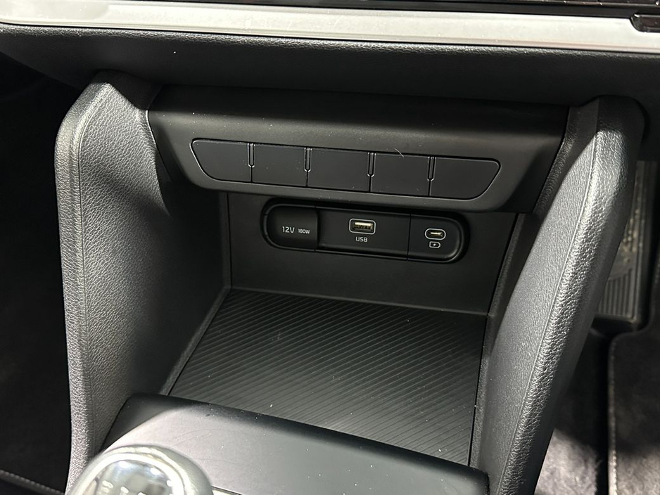 2022 Kia Sportage - image 22