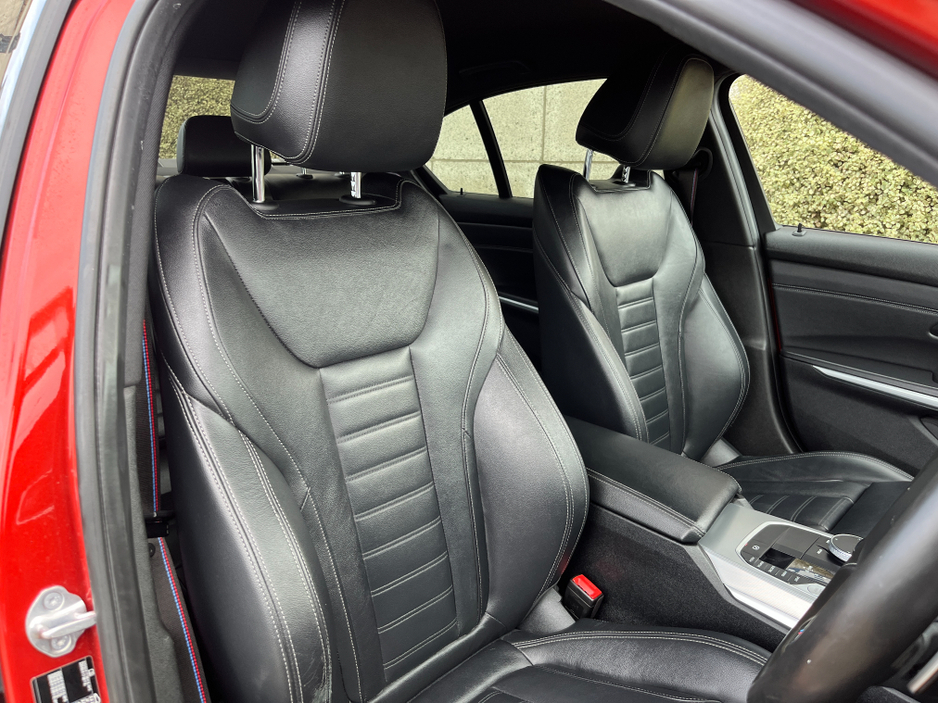 2019 BMW 3 Series - image 11