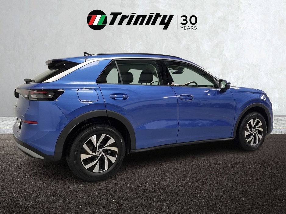 2026 Volkswagen T-Roc - image 3