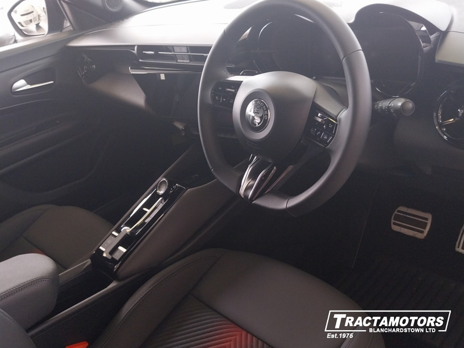 2025 Alfa Romeo Junior IBRIDA TECH PACK PREMIUIM PACK €36,749