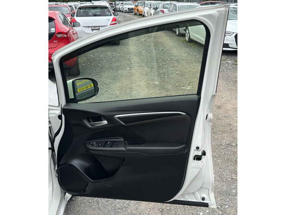 2018 Honda Fit - image 7