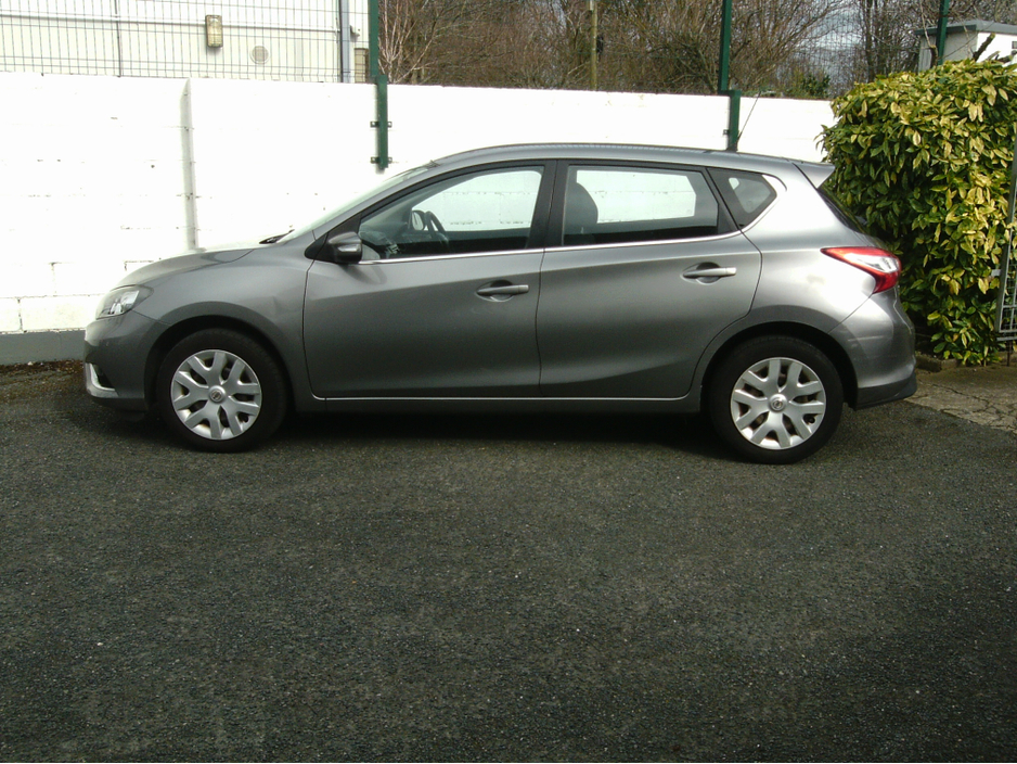 2015 Nissan Pulsar - image 14