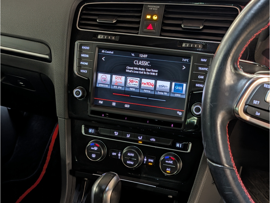 2015 Volkswagen Golf - image 19