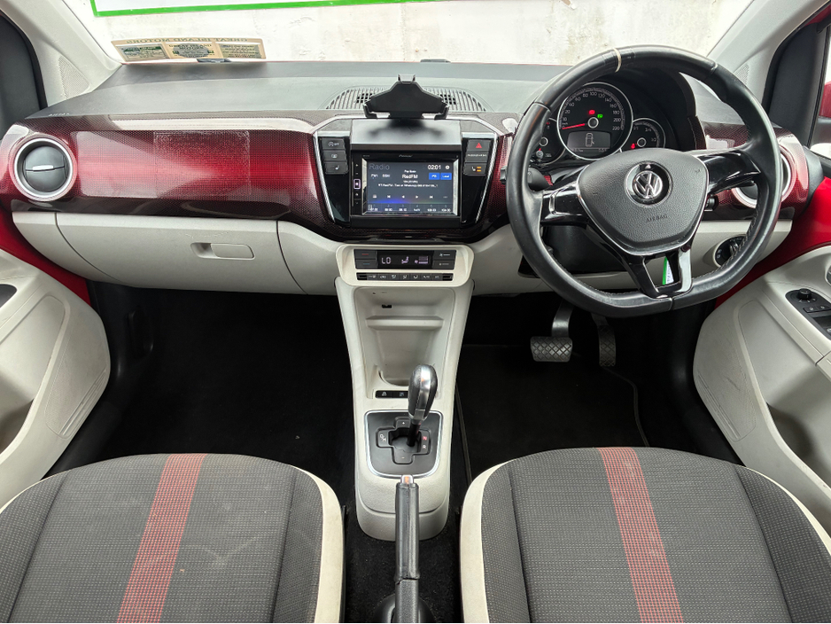 2018 Volkswagen up! - image 21