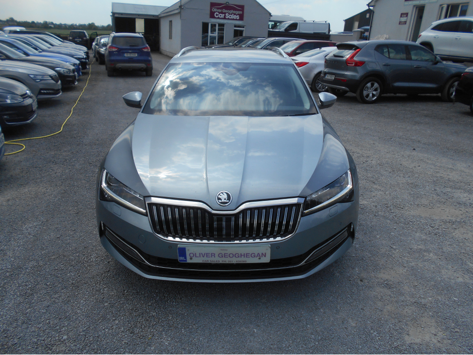 2021 Skoda Superb - image 12