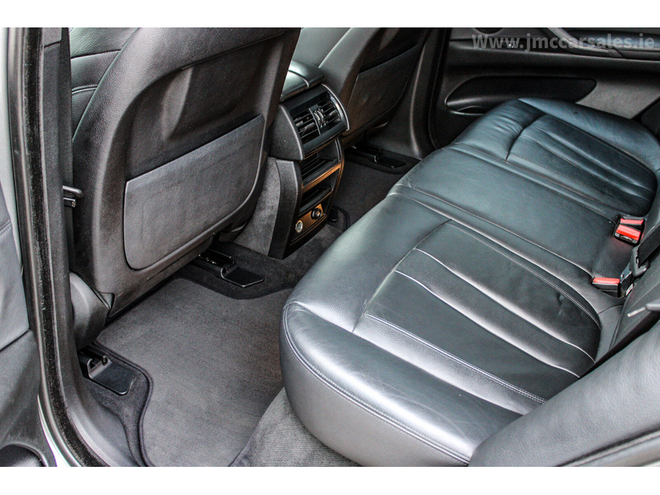 2015 BMW X5 xDrive30d M Sport €32,995