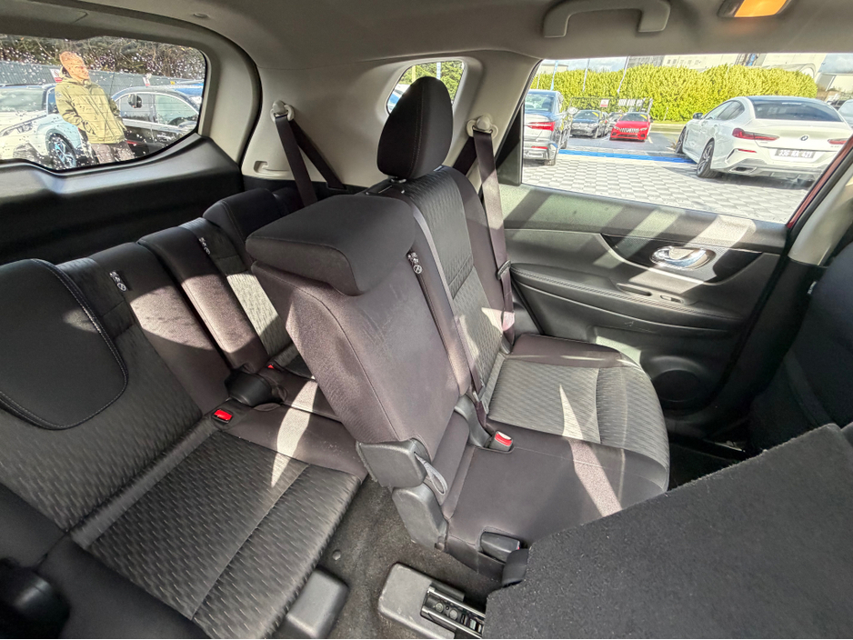 2020 Nissan X-Trail - image 32