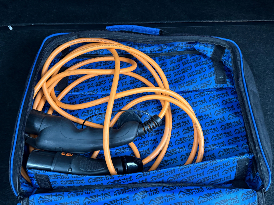 2016 Mitsubishi Outlander 2.0 PHEV, 4 Wheel Drive, Only 101kms, New Nct 10/2027, Tax 07/2026 (€170p/y), Reversing Camera, Bluetooth, Cruise Control, Paddle Shifters, A/C, Parking Sensors, Finance Available, SIMI Dealer, €15,950