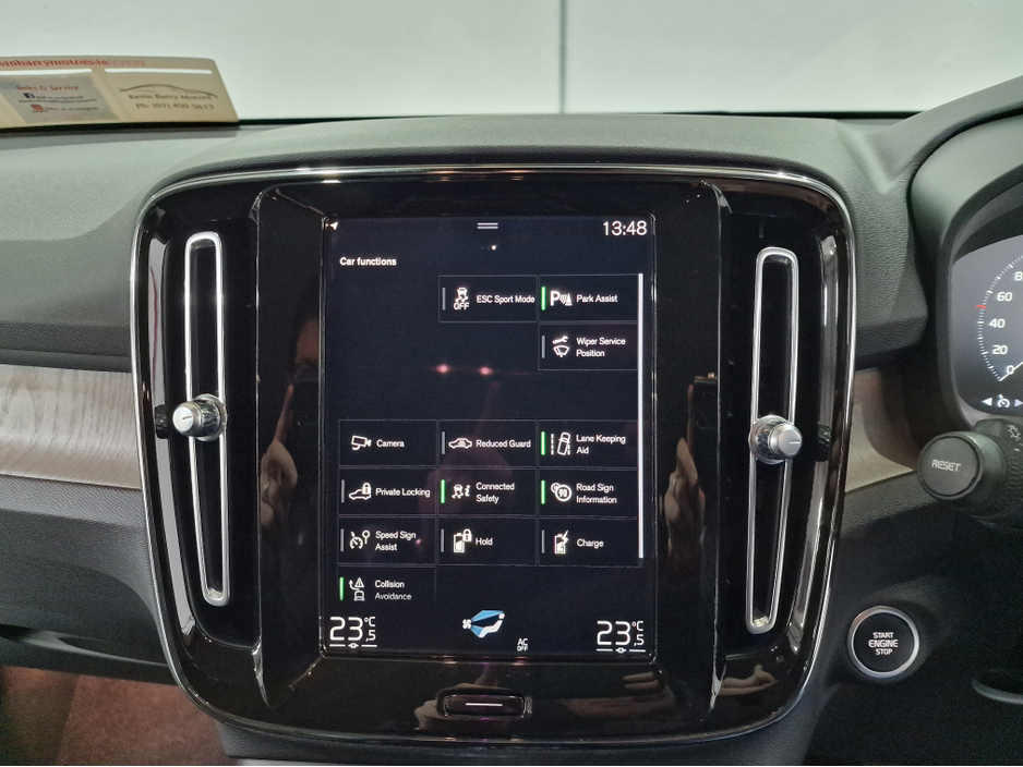 2021 Volvo XC40 - image 20