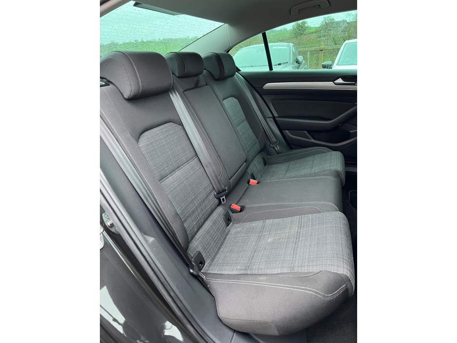 2021 Volkswagen Passat 2.0 TDI 150HP Business €18,950