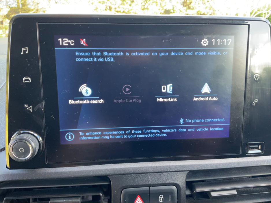 2019 Peugeot Partner - image 11