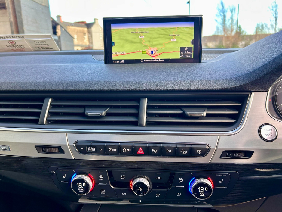 2015 Audi Q7 - image 13