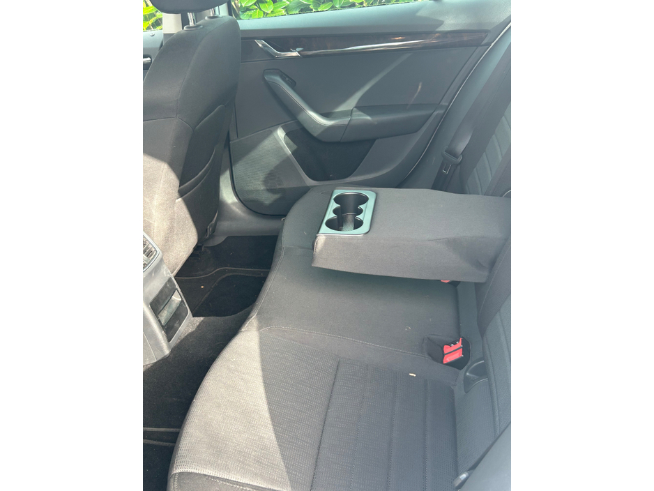 2016 Skoda Octavia - image 5