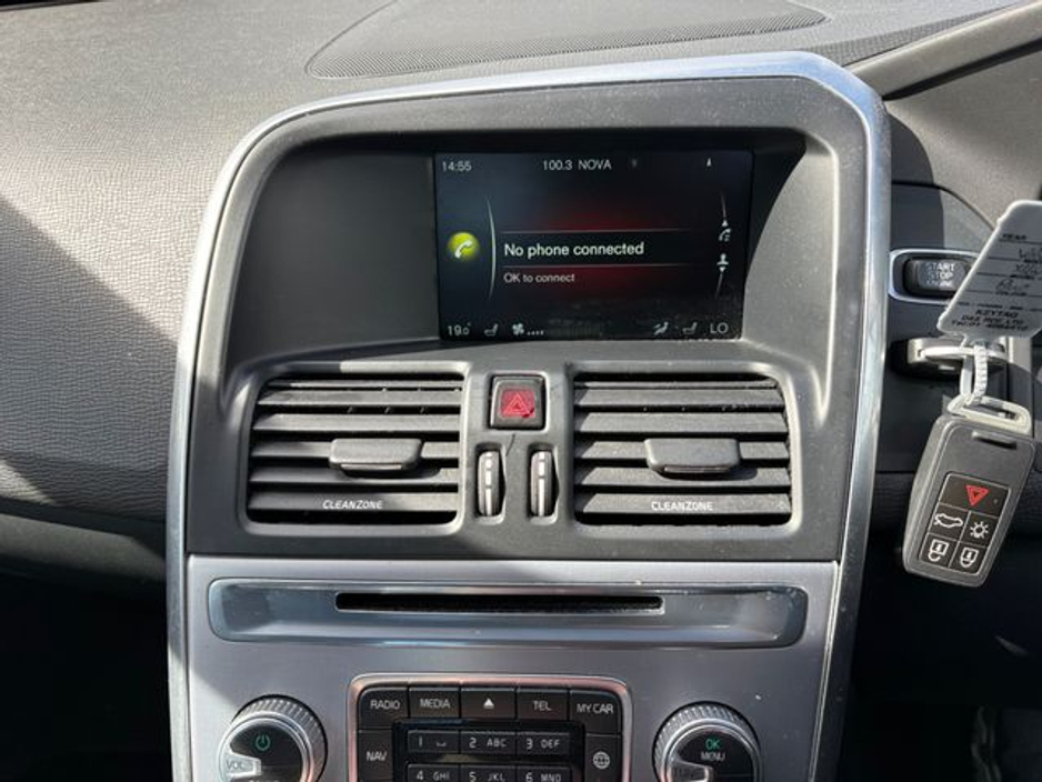 2016 Volvo XC60 - image 13