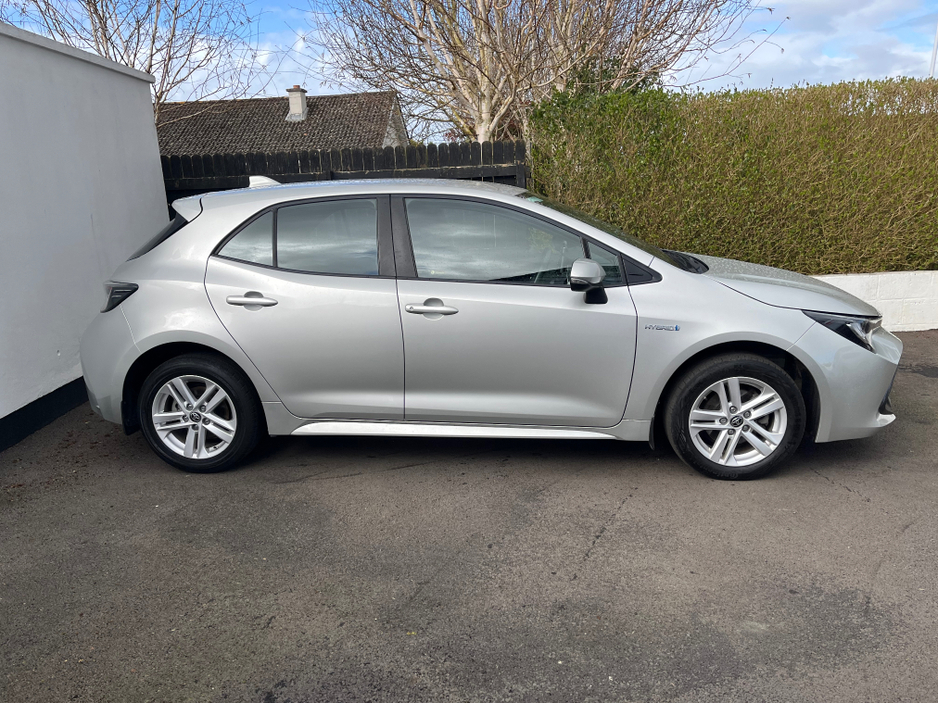 2021 Toyota Corolla - image 4