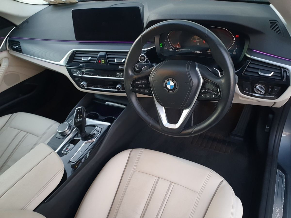 2021 BMW 5 Series - image 6
