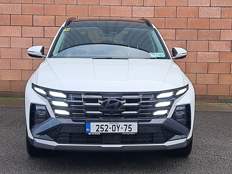 2025 Hyundai Tucson Platinum Automatic Plug in Hybrid with panomaric sunroof. €47,450